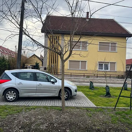 Airport Relax 3 Bedroom דירה *