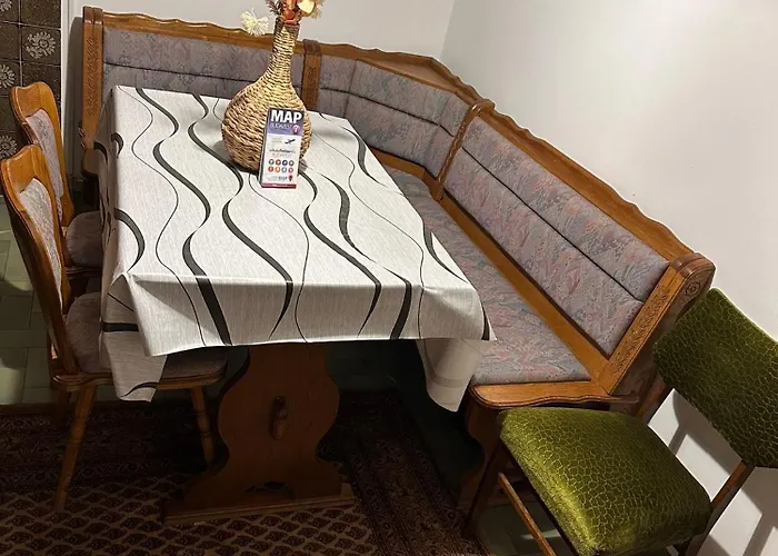 דירה Airport Relax 3 Bedroom וסס